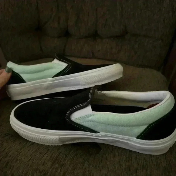 Van’s Slip Ons - Picture 2 of 5